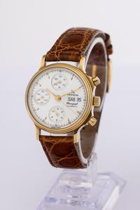 MONDIA : Cronografo in oro giallo 18k carica automatica con indicazione di giorno e data, quadrante bianco smaltato con indici applicati, 35 mm  - Asta Watches - Associazione Nazionale - Case d'Asta italiane