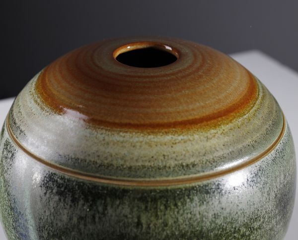 MANIFATTURA CERAMICA ARCORE : Vaso di forma sferica con coperchio  - Asta Asta 451 | DESIGN E ARTI DECORATIVE DEL NOVECENTO - CERAMICHE e VETRI Online - Associazione Nazionale - Case d'Asta italiane