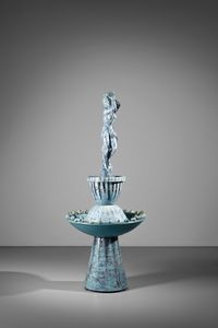 SAN POLO VENEZIA - Fontana composta da basamento, catino e gruppo scultoreo con donna portatrice di anfora