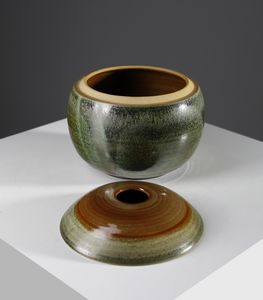 MANIFATTURA CERAMICA ARCORE : Vaso di forma sferica con coperchio  - Asta Asta 451 | DESIGN E ARTI DECORATIVE DEL NOVECENTO - CERAMICHE e VETRI Online - Associazione Nazionale - Case d'Asta italiane