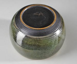 MANIFATTURA CERAMICA ARCORE : Vaso di forma sferica con coperchio  - Asta Asta 451 | DESIGN E ARTI DECORATIVE DEL NOVECENTO - CERAMICHE e VETRI Online - Associazione Nazionale - Case d'Asta italiane
