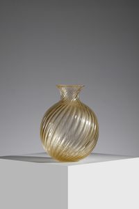 SEGUSO ARCHIMEDE (1909 - 1999) - Vaso globulare con costolature ritorte, Murano