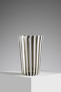 VENINI PAOLO (1895 - 1959) - Vaso a forma leggermente svasata, Murano