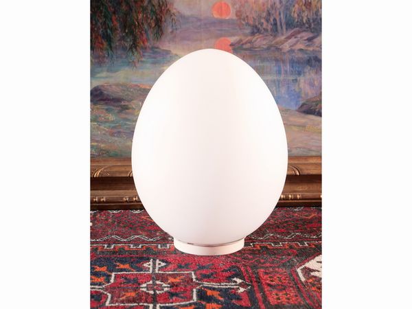 Lume da tavolo in vetro lattimo  - Asta La casa moderna  - Associazione Nazionale - Case d'Asta italiane