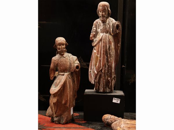 Cinque figure lignee, probabile Arte orientale  - Asta La casa moderna  - Associazione Nazionale - Case d'Asta italiane