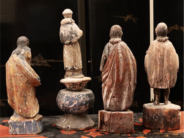 Quattro figure lignee, probabile Arte orientale  - Asta La casa moderna  - Associazione Nazionale - Case d'Asta italiane