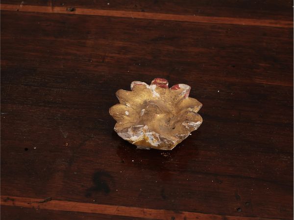 Piccola specchiera in legno intagliato e dorato  - Asta La casa moderna  - Associazione Nazionale - Case d'Asta italiane