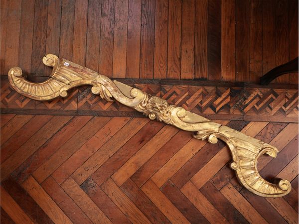 Fregio sovrapporta in legno intagliato e dorato  - Asta La casa moderna  - Associazione Nazionale - Case d'Asta italiane