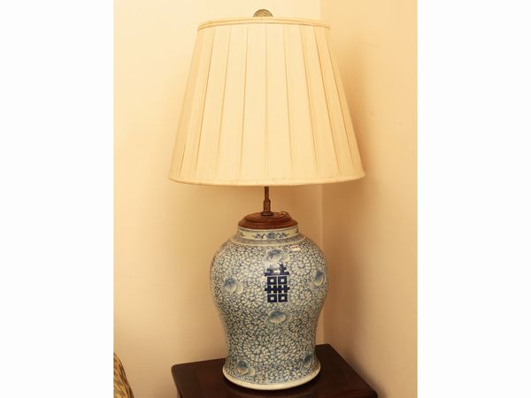 Vaso in porcellana, Cina XX secolo  - Asta La casa moderna  - Associazione Nazionale - Case d'Asta italiane