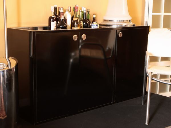 Mobile bar in laminato nero e acciaio  - Asta La casa moderna  - Associazione Nazionale - Case d'Asta italiane