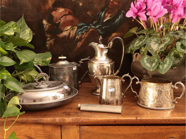 Lotto di accessori per la tavola in metallo argentato  - Asta La casa moderna  - Associazione Nazionale - Case d'Asta italiane