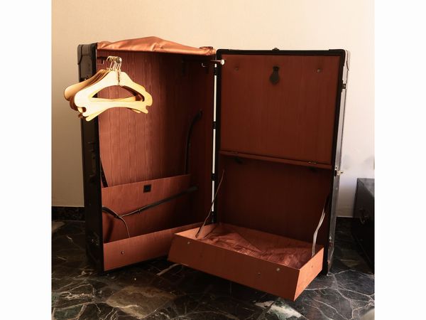 Baule - armadio da viaggio in cuoio bruno, Dunhill  - Asta La casa moderna  - Associazione Nazionale - Case d'Asta italiane