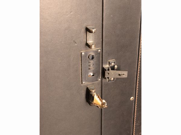 Baule - armadio da viaggio in cuoio bruno, Dunhill  - Asta La casa moderna  - Associazione Nazionale - Case d'Asta italiane