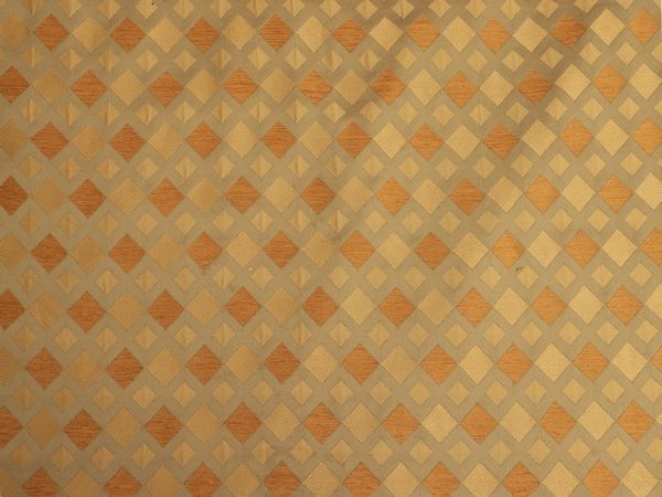 Testiera matrimoniale imbottita e rivestita in tessuto damascato  - Asta La casa moderna  - Associazione Nazionale - Case d'Asta italiane