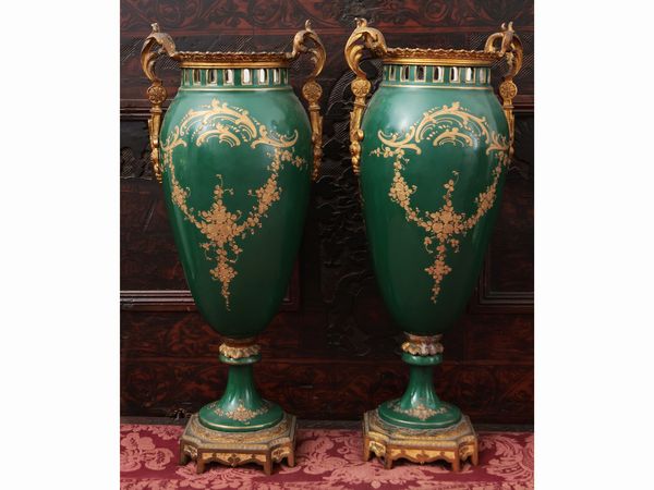 Coppia di vasi in porcellana e bronzo dorato, Sevres  - Asta La casa moderna  - Associazione Nazionale - Case d'Asta italiane