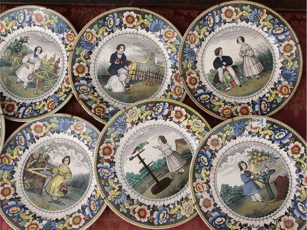 Serie di sei piatti decorativi in terraglia, Manifattura di Creil  - Asta La casa moderna  - Associazione Nazionale - Case d'Asta italiane