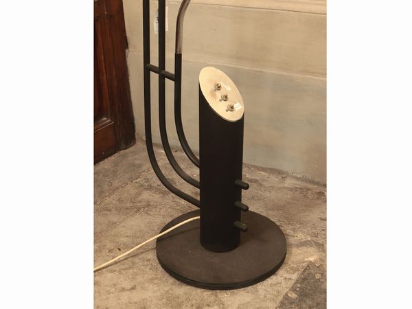 Grande piantana in acciaio cromato e patinato, attribuibile a Luci Milano  - Asta La casa moderna  - Associazione Nazionale - Case d'Asta italiane