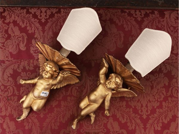 Coppia di piccole mensole in legno intagliato e dorato  - Asta La casa moderna  - Associazione Nazionale - Case d'Asta italiane