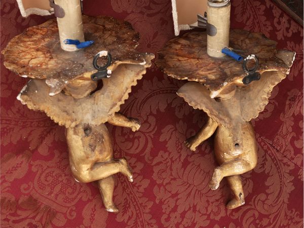 Coppia di piccole mensole in legno intagliato e dorato  - Asta La casa moderna  - Associazione Nazionale - Case d'Asta italiane