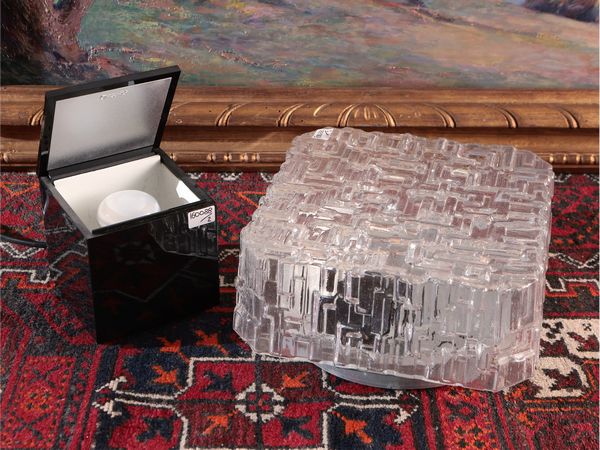 Due complementi per l'illuminazione di gusto moderno  - Asta La casa moderna  - Associazione Nazionale - Case d'Asta italiane