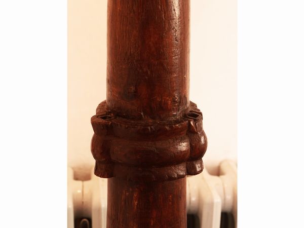 Piantana a torciera in legno tenero  - Asta La casa moderna  - Associazione Nazionale - Case d'Asta italiane