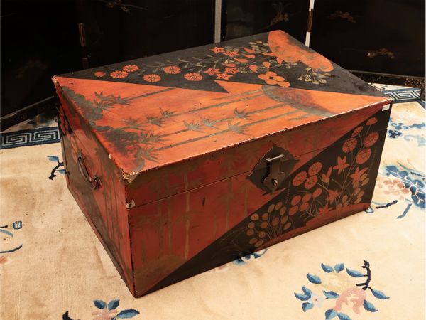 Bauletto in lacca rossa e nera  - Asta La casa moderna  - Associazione Nazionale - Case d'Asta italiane