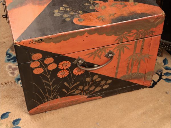 Bauletto in lacca rossa e nera  - Asta La casa moderna  - Associazione Nazionale - Case d'Asta italiane