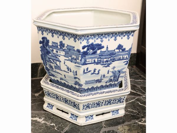 Coppia di portavasi in porcellana, Cina XX secolo  - Asta La casa moderna  - Associazione Nazionale - Case d'Asta italiane