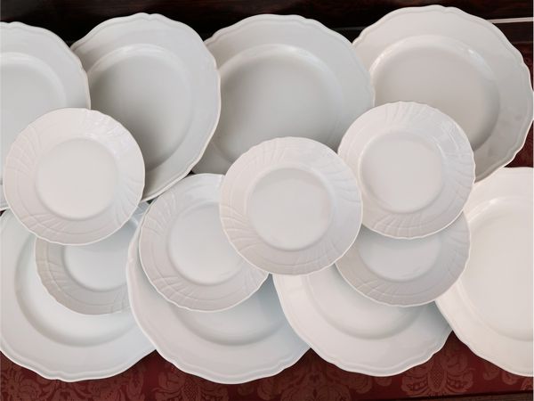 Servizio di piatti in porcellana, Ricahrd Ginori  - Asta La casa moderna  - Associazione Nazionale - Case d'Asta italiane