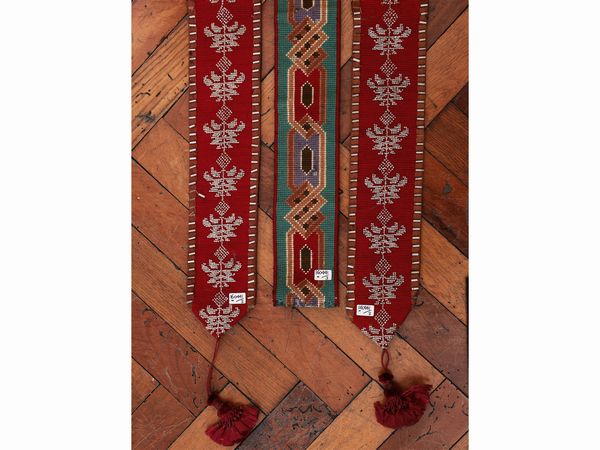 Tre cordoni per campanelli  - Asta La casa moderna  - Associazione Nazionale - Case d'Asta italiane