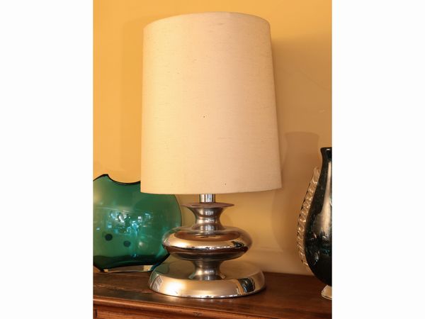 Due lumi da tavolo in metallo cromato  - Asta La casa moderna  - Associazione Nazionale - Case d'Asta italiane