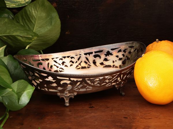 Cestino centrotavola a navicella in argento  - Asta La casa moderna  - Associazione Nazionale - Case d'Asta italiane