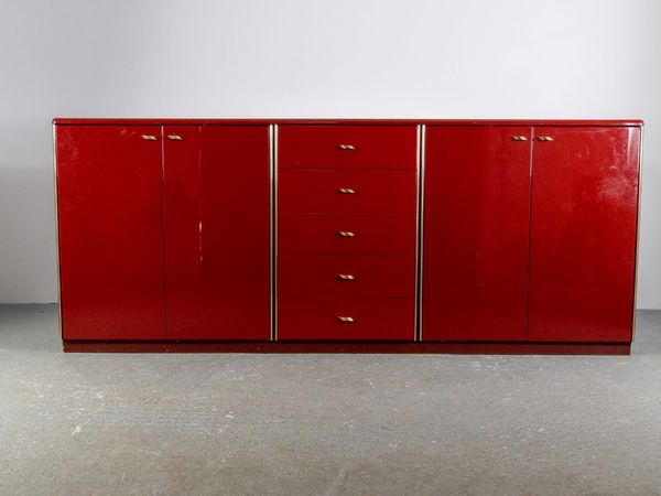 Credenza  laccata rossa  - Asta La casa moderna  - Associazione Nazionale - Case d'Asta italiane