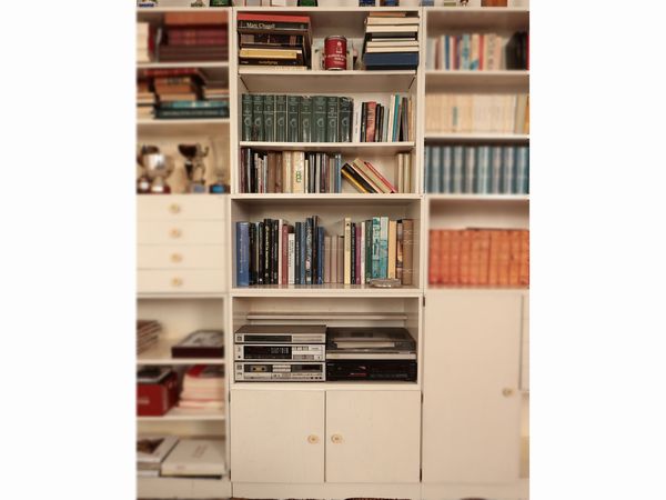 Libreria modulare in laminato bianco Cub8, Angelo Mangiarotti per Poltronova, 1968  - Asta La casa moderna  - Associazione Nazionale - Case d'Asta italiane