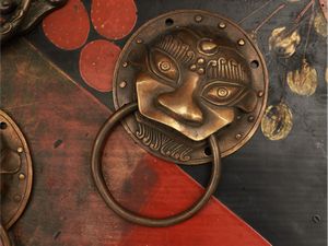 Sei maniglie orientali in bronzo  - Asta La casa moderna  - Associazione Nazionale - Case d'Asta italiane