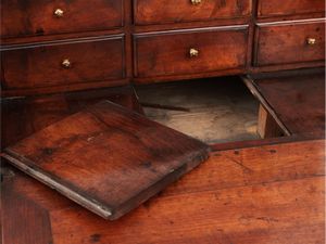 Scrittoio da centro a ribalta in noce  - Asta La casa moderna  - Associazione Nazionale - Case d'Asta italiane