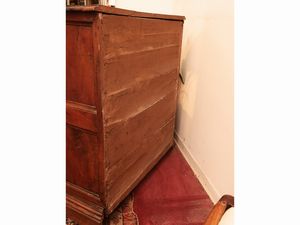 Piccolo cassettone in noce  - Asta La casa moderna  - Associazione Nazionale - Case d'Asta italiane