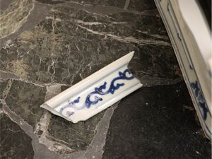 Coppia di portavasi in porcellana, Cina XX secolo  - Asta La casa moderna  - Associazione Nazionale - Case d'Asta italiane