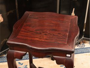 Coppia di tavolini da appoggio in mogano  - Asta La casa moderna  - Associazione Nazionale - Case d'Asta italiane