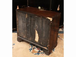 Piccolo stipo orientale in rovere  - Asta La casa moderna  - Associazione Nazionale - Case d'Asta italiane