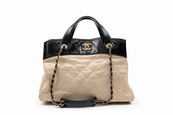 CHANEL : Borsa  - Asta Luxury Fashion - Associazione Nazionale - Case d'Asta italiane