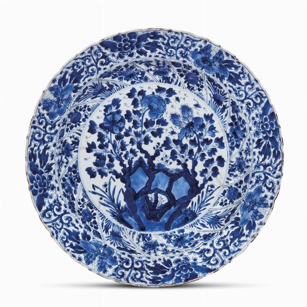 GRANDE PIATTO, CINA, DINASTIA QING, SEC. XVIII  - Asta Arte Orientale 东方艺术 - Associazione Nazionale - Case d'Asta italiane