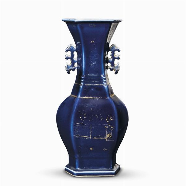 VASO, CINA, DINASTIA QING, SEC. XVIII  - Asta Arte Orientale 东方艺术 - Associazione Nazionale - Case d'Asta italiane