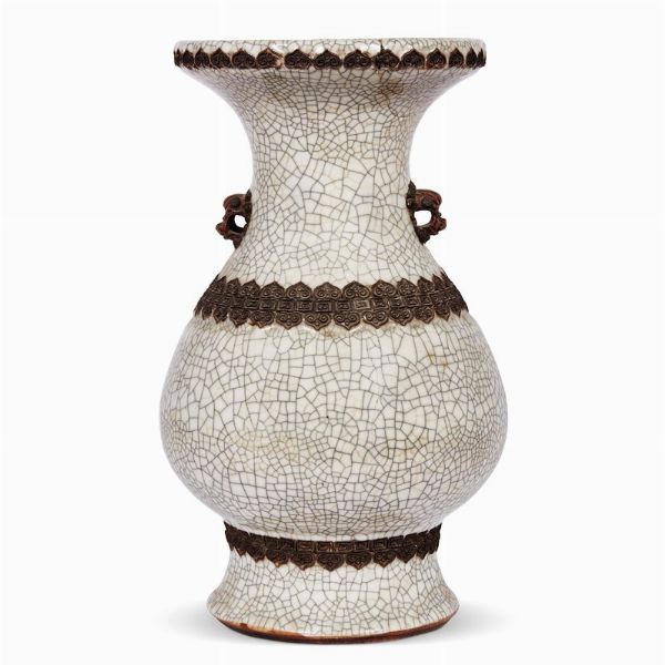 VASO, CINA, DINASTIA QING, SEC. XIX  - Asta Arte Orientale 东方艺术 - Associazione Nazionale - Case d'Asta italiane