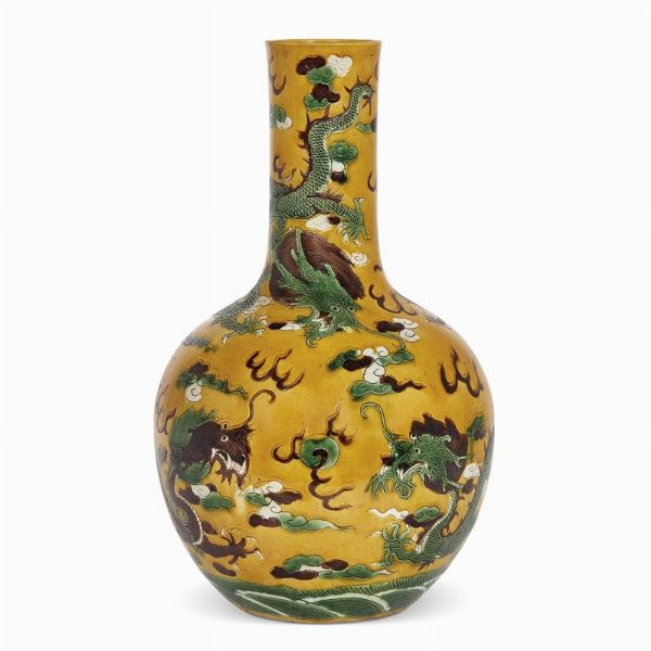 VASO, CINA, DINASTIA QING, SEC. XIX  - Asta Arte Orientale 东方艺术 - Associazione Nazionale - Case d'Asta italiane