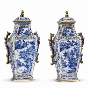 DUE VASI, CINA, DINASTIA QING, SEC. XVIII  - Asta Arte Orientale 东方艺术 - Associazione Nazionale - Case d'Asta italiane