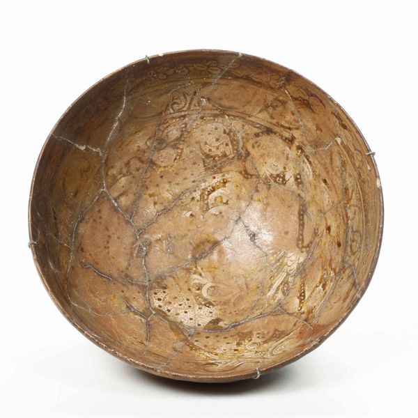 Coppa.<BR>Persia (Iran), Sultanabad (?), XIII-XIV secolo.<BR><BR>  - Asta Maioliche e Porcellane da Collezione - Associazione Nazionale - Case d'Asta italiane