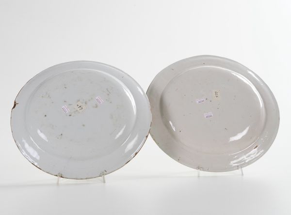 Due grandi piatti.<BR>Nove, Manifattura Gio Batta Anotnibon, 1728-1738.  - Asta Maioliche e Porcellane da Collezione - Associazione Nazionale - Case d'Asta italiane