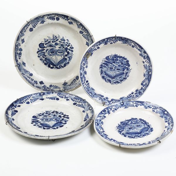 Quattro piatti.<BR>Nove, Manifattura di Gio Batta Antonibon,1728-1738.  - Asta Maioliche e Porcellane da Collezione - Associazione Nazionale - Case d'Asta italiane