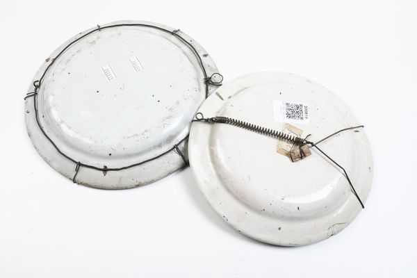 Quattro piatti.<BR>Nove, Manifattura di Gio Batta Antonibon,1728-1738.  - Asta Maioliche e Porcellane da Collezione - Associazione Nazionale - Case d'Asta italiane